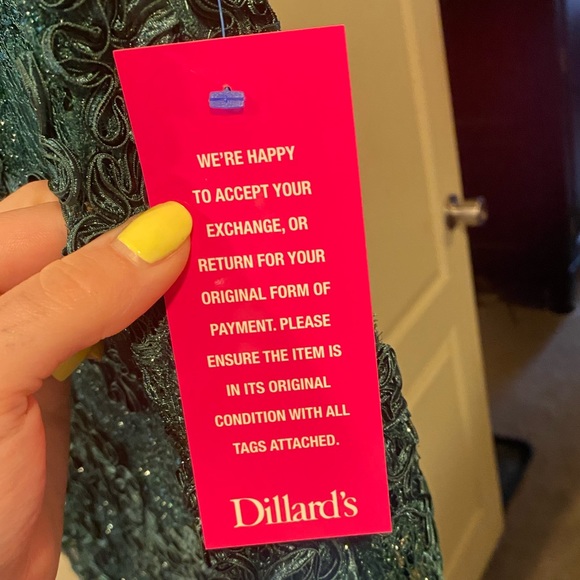 NWT XSCAPE Off the shoulder embroidered “jill” gown - Picture 7 of 10